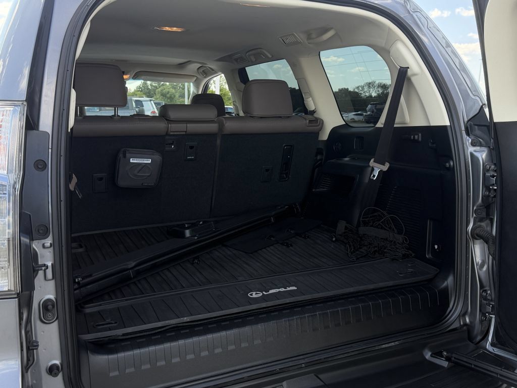 Used 2023 Lexus GX 460 Luxury w/ Accessory Package AWD/4WD image 27