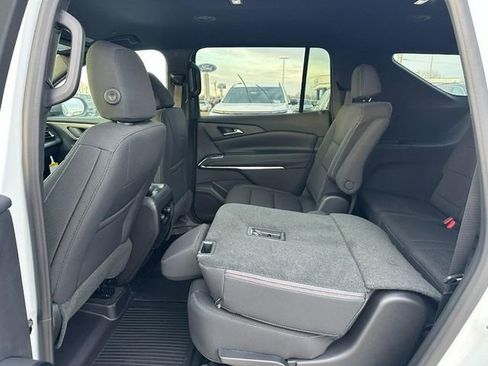 New 2026 Chevrolet Traverse LT w/ LPO, Floor Liner Package image 4