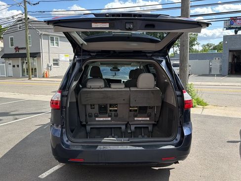 Used 2018 Toyota Sienna XLE AWD/4WD image 27