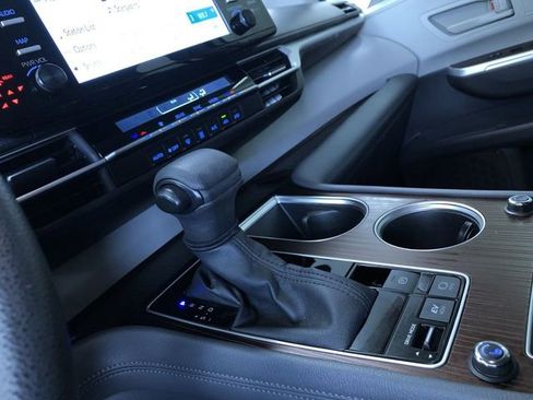 Certified 2023 Toyota Sienna LE image 30