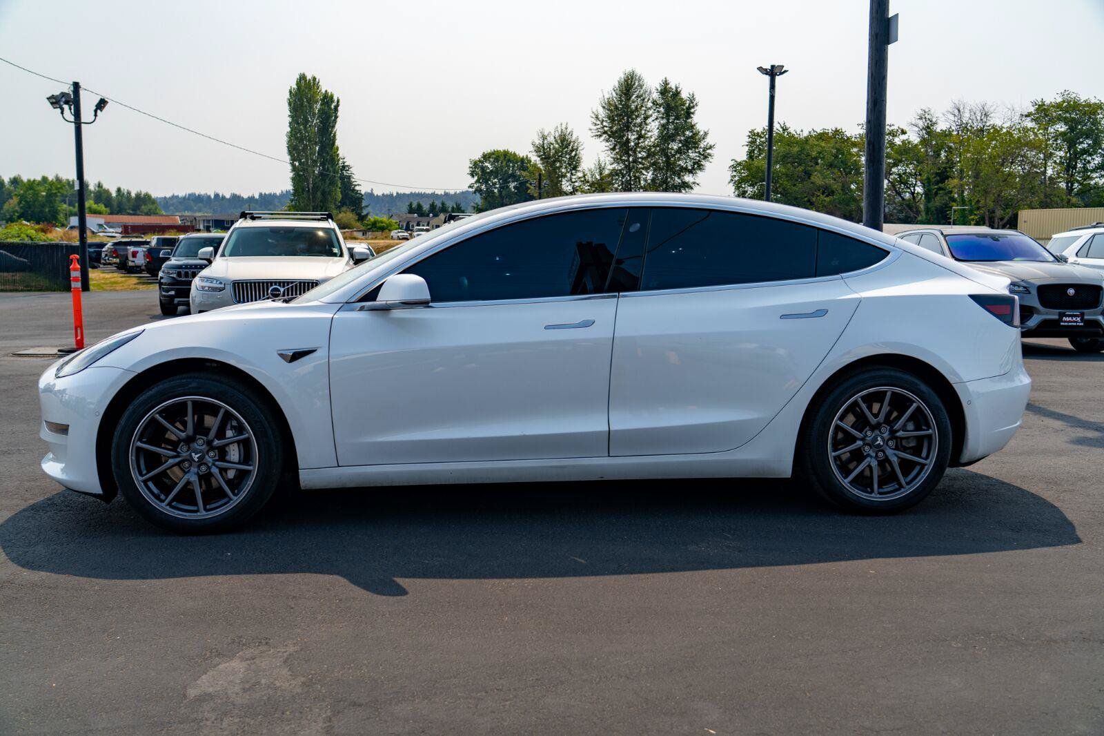 Used 2019 Tesla Model 3 Standard Range Plus RWD image 12