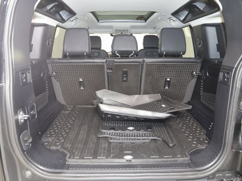 Used 2022 Land Rover Defender 110 SE image 50