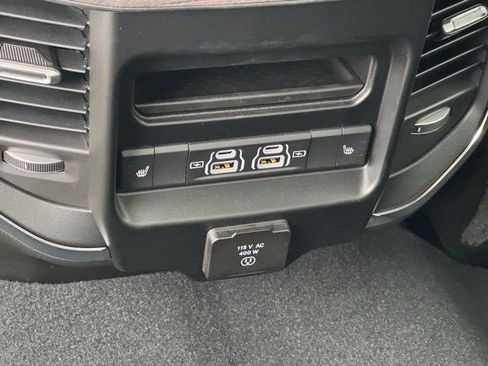 New 2026 RAM 2500 Laramie AWD/4WD image 34