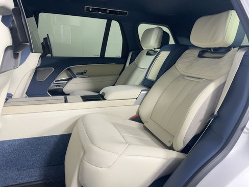New 2025 Land Rover Range Rover SV image 23