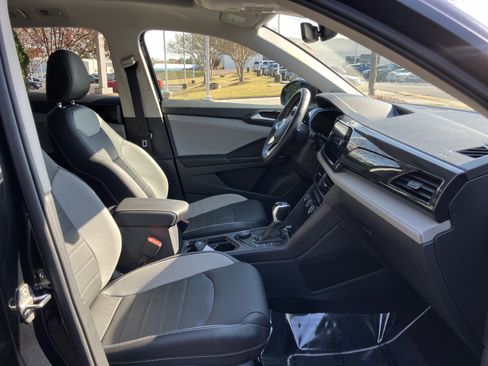 Used 2023 Volkswagen Taos SEL image 36