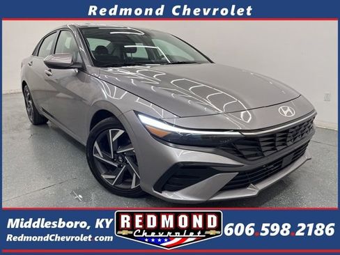 Used 2025 Hyundai Elantra SEL FWD image 1