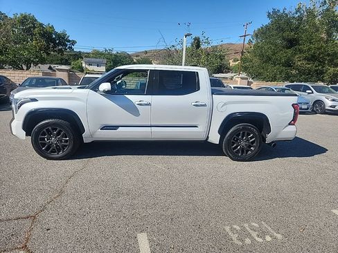 Used 2023 Toyota Tundra Platinum AWD/4WD image 2