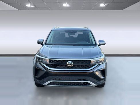 Used 2024 Volkswagen Taos SE image 6