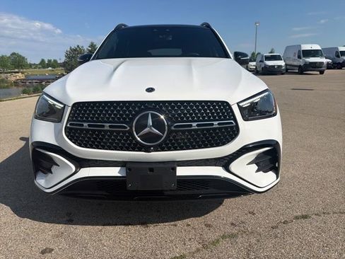 Used 2024 Mercedes-Benz GLE 450 4MATIC w/ AMG Line Exterior image 2