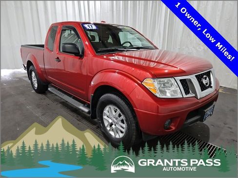 Used 2017 Nissan Frontier SV image 1
