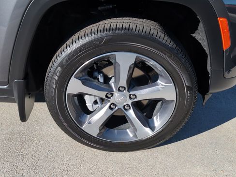 New 2025 Jeep Grand Cherokee Limited w/ Luxury Tech Group II image 37