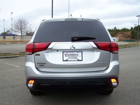 Used 2019 Mitsubishi Outlander LE image 28