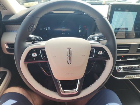 New 2026 Lincoln Corsair Premiere image 35