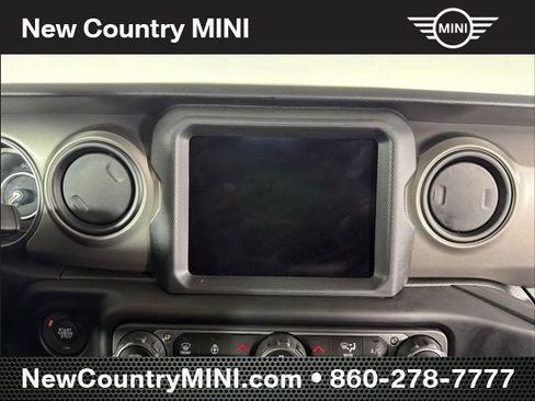 Used 2022 Jeep Wrangler Sport AWD/4WD image 18