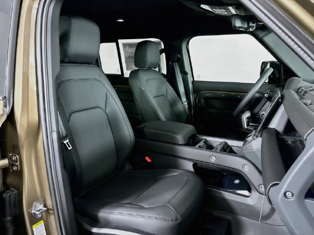 New 2026 Land Rover Defender 110 X-Dynamic SE AWD/4WD image 26