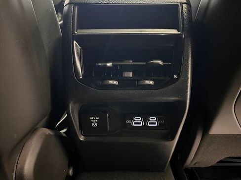 Used 2023 Jeep Grand Cherokee Altitude AWD/4WD image 10