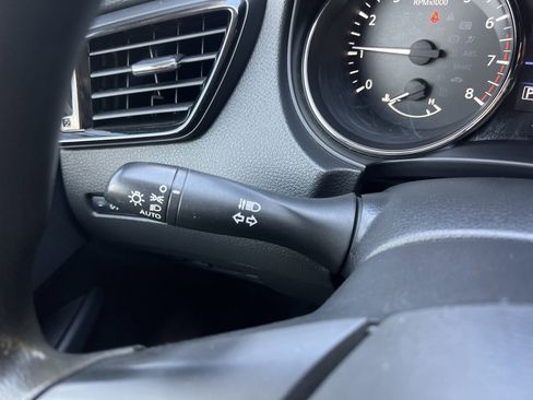 Used 2021 Nissan Rogue Sport S FWD image 9