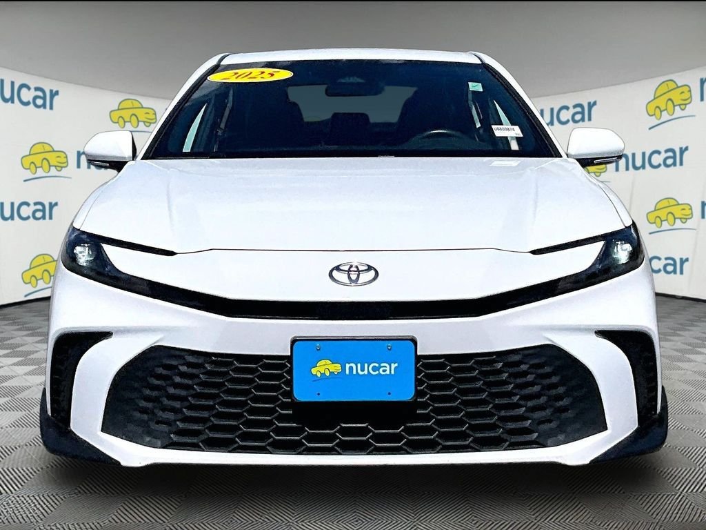 Used 2025 Toyota Camry SE FWD image 2
