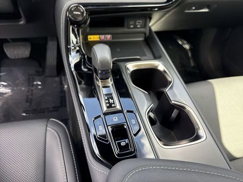Used 2025 Lexus NX 250 FWD w/ Accessory Package (Z1) image 21