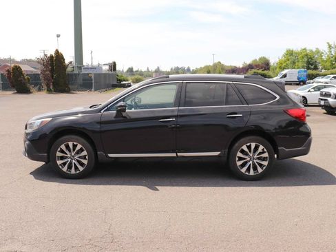 Used 2018 Subaru Outback 2.5i Touring w/ Popular Package #3 AWD/4WD image 8