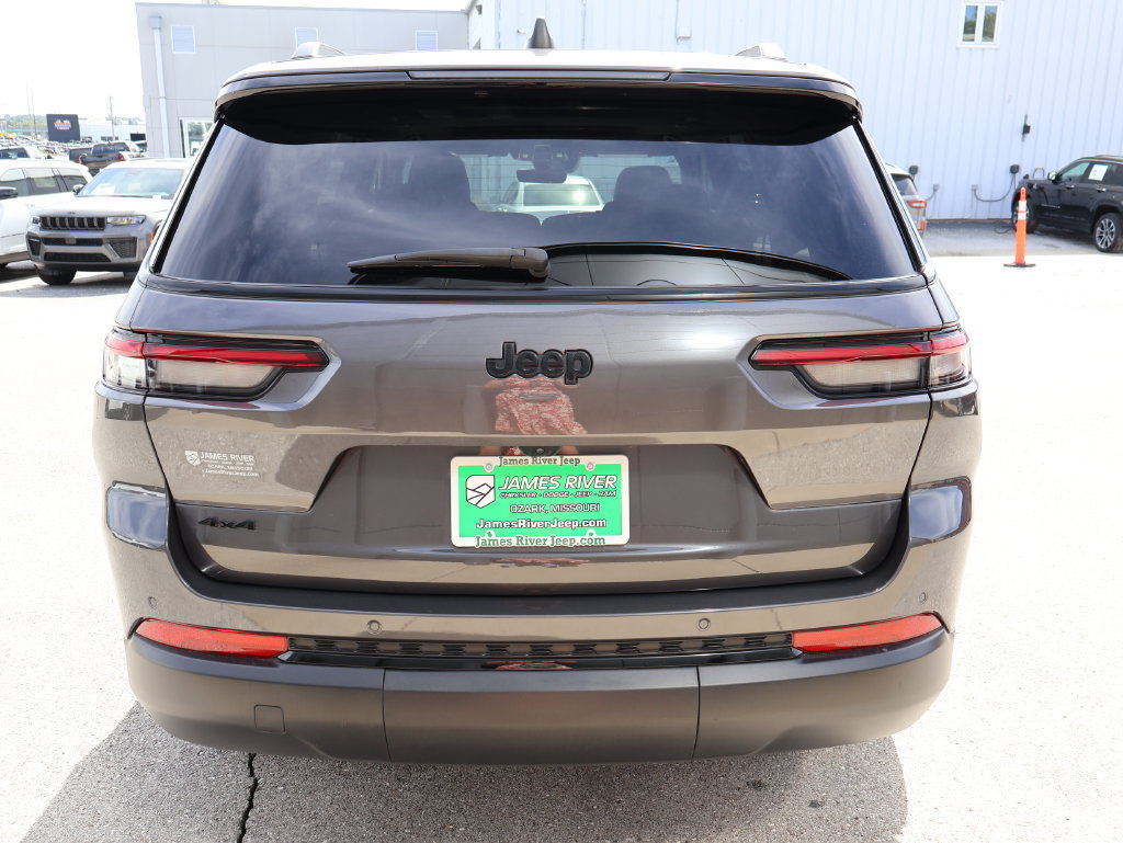 Used 2025 Jeep Grand Cherokee L Altitude AWD/4WD image 4