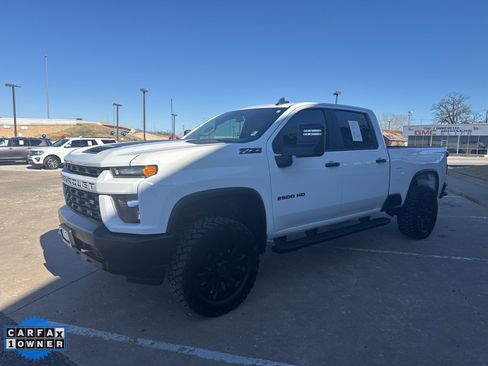 Used 2022 Chevrolet Silverado 2500 Custom w/ Custom Value Package image 8