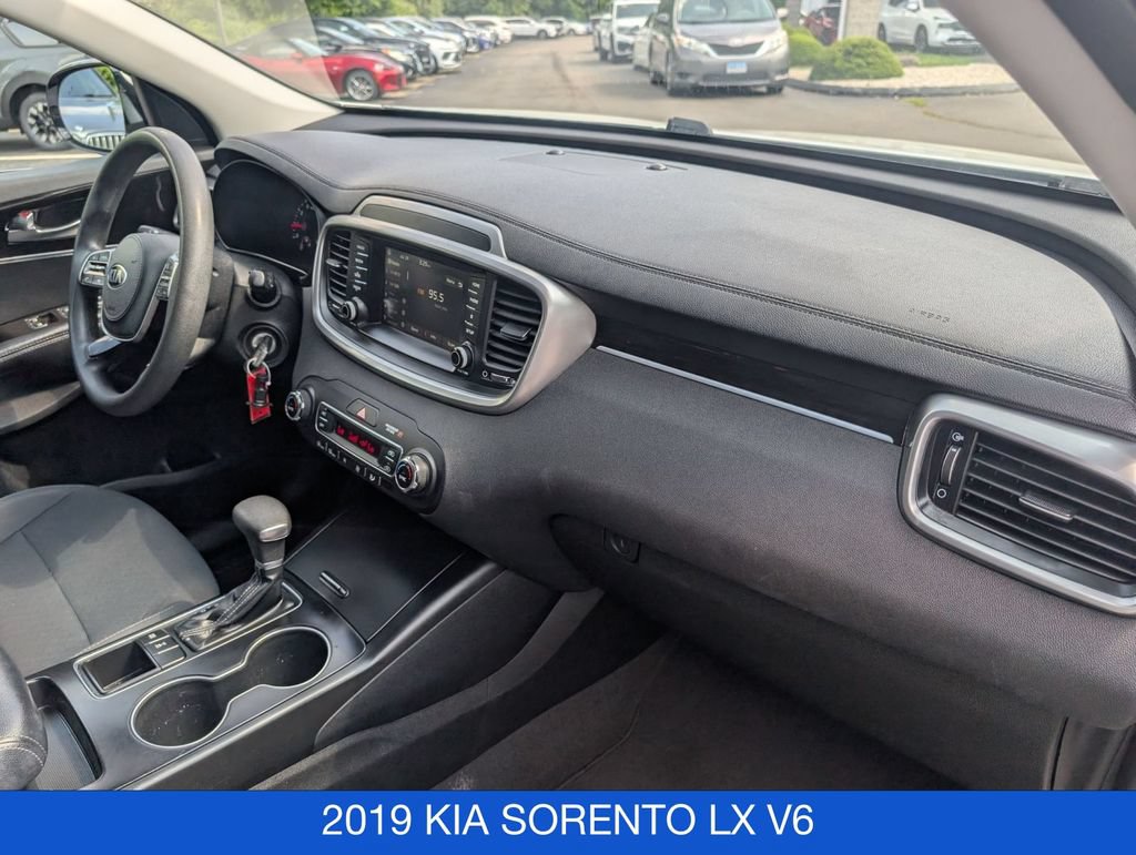 Used 2019 Kia Sorento AWD V6 image 29