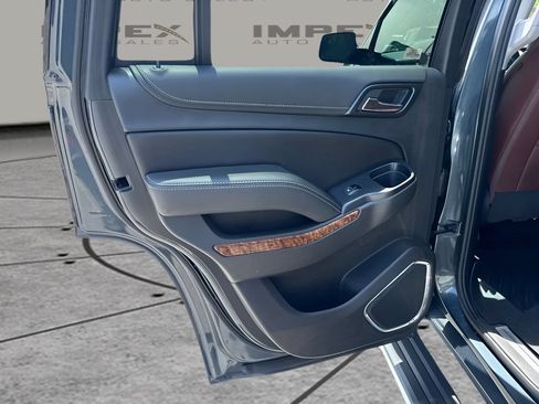 Used 2019 Chevrolet Tahoe Premier w/ Premier Plus Edition AWD/4WD image 31