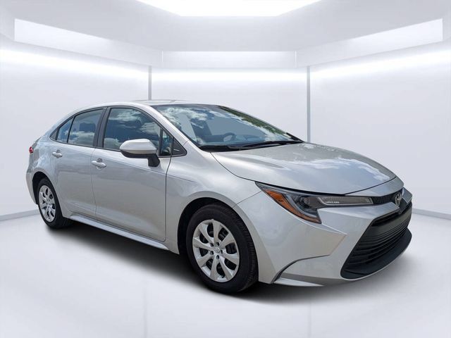 Used 2025 Toyota Corolla LE w/ Convenience Package FWD image 1