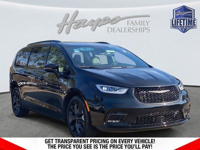 New 2026 Chrysler Pacifica Select