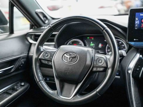 Used 2021 Toyota Venza Limited image 15