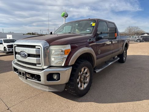 Used 2012 Ford F250 Lariat w/ Lariat Interior Pkg image 2