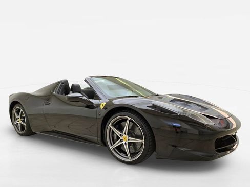 Used 2014 Ferrari 458 Spider RWD image 3