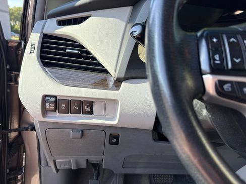 Used 2015 Toyota Sienna XLE w/ XLE Navigation Package FWD image 24