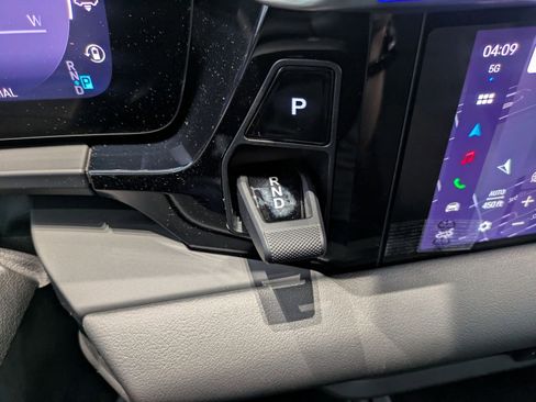 Certified 2025 Porsche Macan Electric image 20