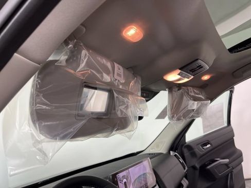 New 2026 Nissan Pathfinder SL w/ SL Premium Package AWD/4WD image 37