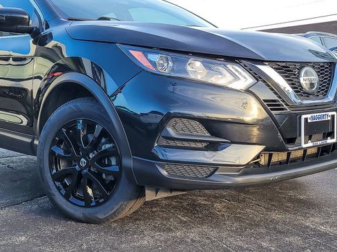 Used 2021 Nissan Rogue Sport S image 2