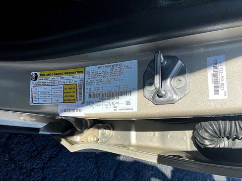 Used 2019 Ford Fusion SE image 4