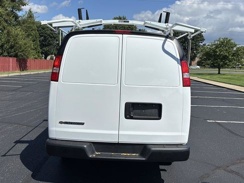 Used 2025 Chevrolet Express 2500 w/ Driver Convenience Package RWD image 6