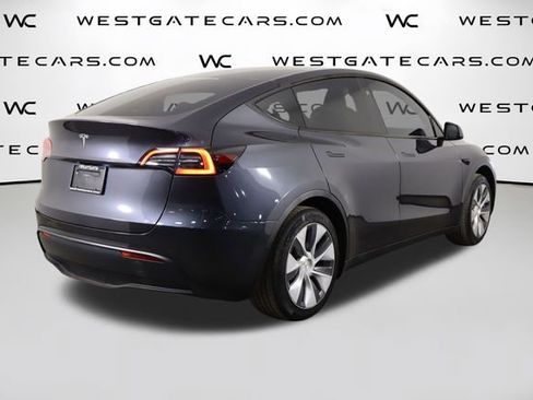 Used 2024 Tesla Model Y Long Range RWD image 43