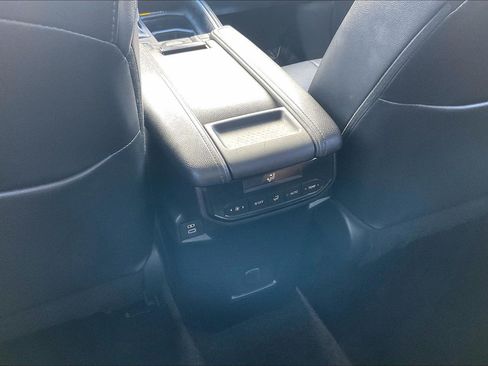 Used 2024 Toyota Grand Highlander AWD image 39