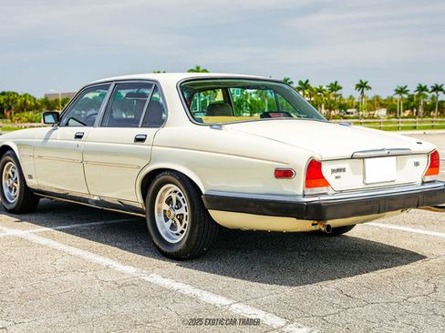 Used 1987 Jaguar XJ6 RWD image 6