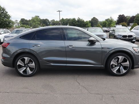 Used 2021 Audi e-tron Prestige w/ Prestige Package AWD/4WD image 4
