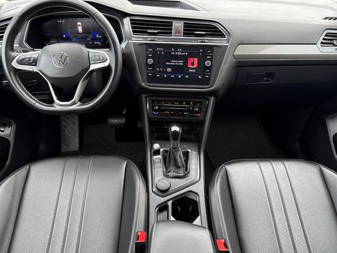 Used 2024 Volkswagen Tiguan SE AWD/4WD image 14