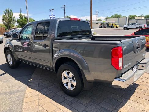 Used 2009 Nissan Frontier SE w/ SE Value Truck Pkg AWD/4WD image 4