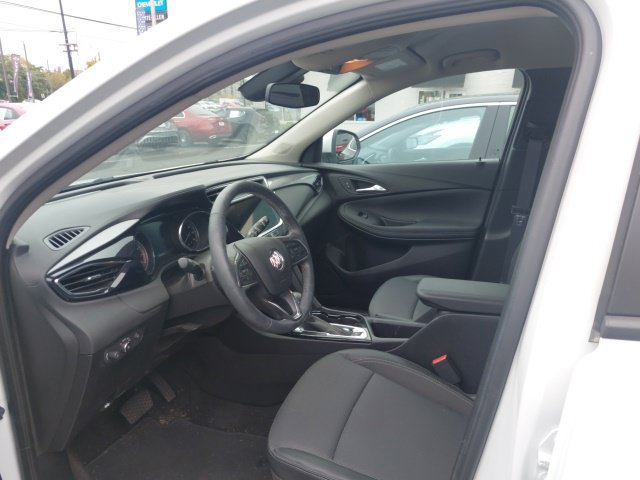 Used 2022 Buick Encore GX Preferred w/ Sport Touring Package FWD image 7