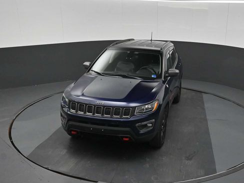 Used 2019 Jeep Compass Trailhawk w/ Popular Equipment Group AWD/4WD image 12