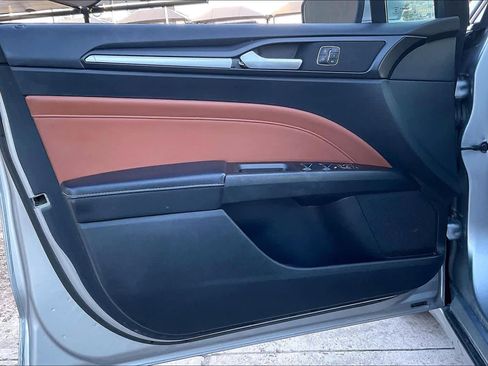 Used 2020 Ford Fusion Titanium image 22