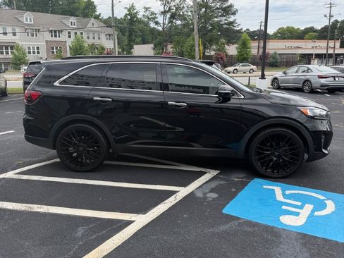Used 2019 Kia Sorento S FWD image 4