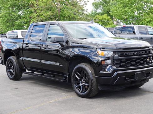 Used 2023 Chevrolet Silverado 1500 Custom AWD/4WD image 4